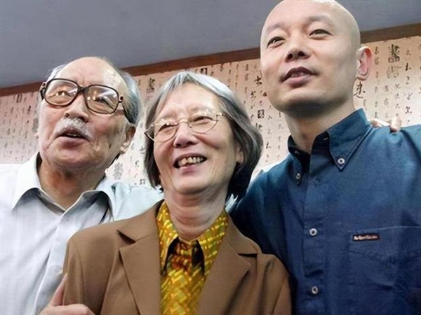 葛优母亲施文心去世:享年94岁 从事电影文学编辑30年