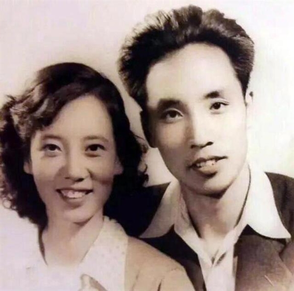 葛优母亲施文心去世:享年94岁 从事电影文学编辑30年