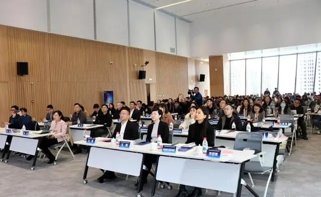 青岛市跨境电商海外仓资源对接会在西海岸新区举行 